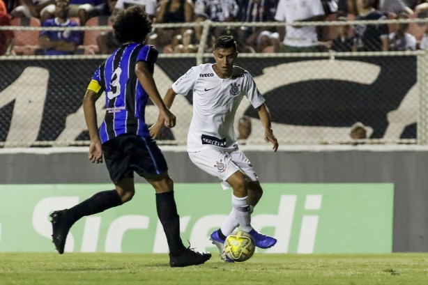João Celeri entrou no segundo tempo contra o Porto, pela Copinha