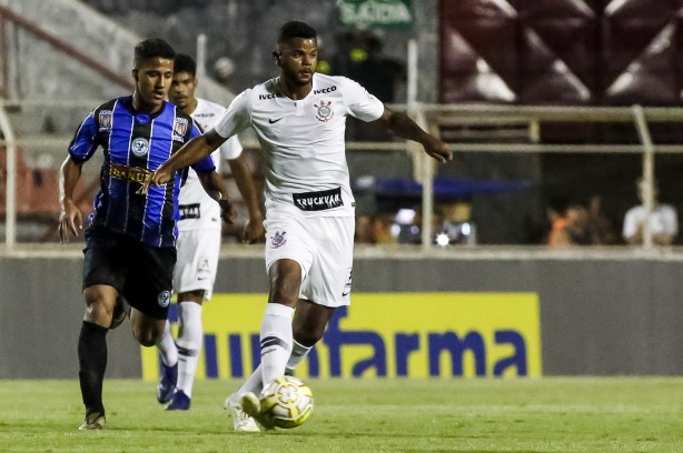 Nathan durante jogo contra o Porto; confronto terminou em goleada para o Corinthians