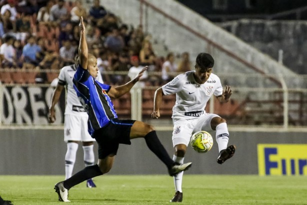 Roni foi um dos destaques da goleada sobre o Porto, pela Copinha 2019