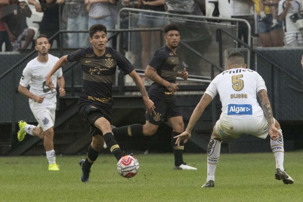 Araos também teve sua oportunidade na partida amistosa contra o Santos, que aconteceu na Arena