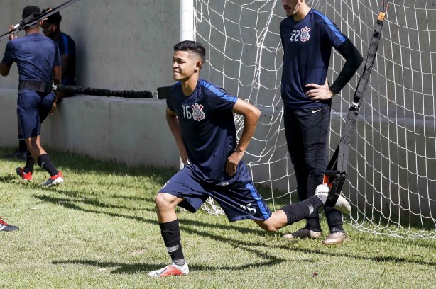 Adson em treinamento no CT para Copinha 2019