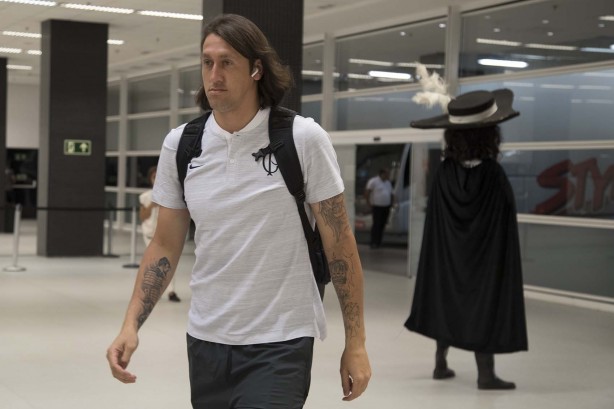 Cássio chega à Arena Corinthians para amistoso contra o Santos