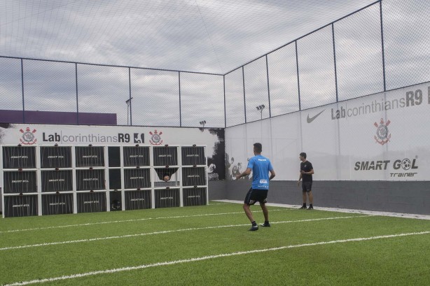 Tem tecnologia nova no CT: o gol inteligente, o Footbonaut Genérico