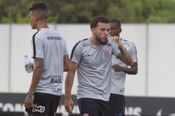 André Luís durante treino desta quinta-feira no CT Joaquim Grava