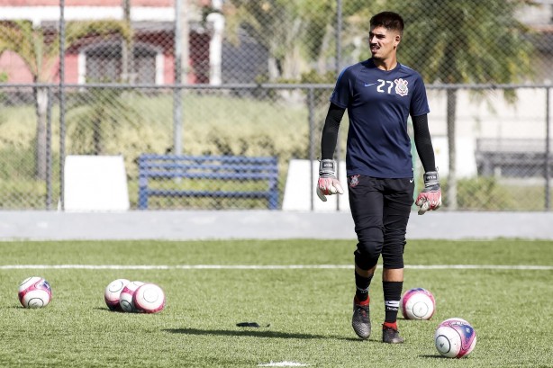 Goleiro Diego durante treino do sub-20 para duelo contra o Grêmio, pela Copinha