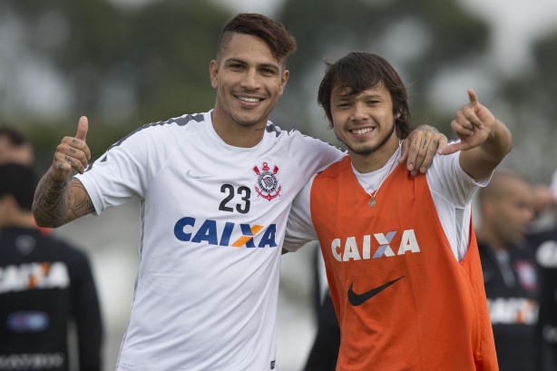 Guerrero e Romero conviveram no Corinthians at maio de 2015; peruano foi para o Flamengo