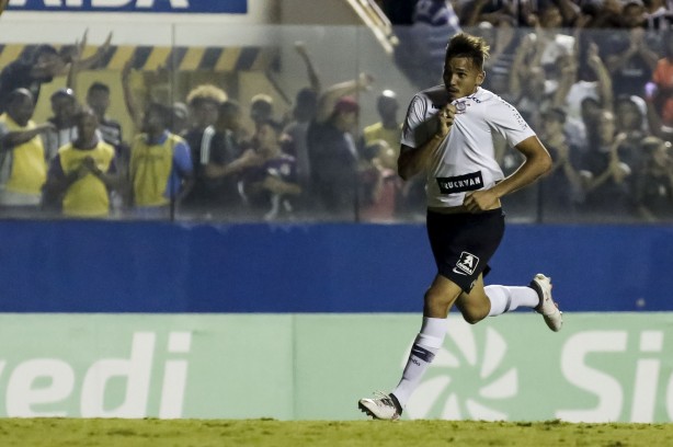 João Celeri anota gol contra o Visão Celeste, pela Copinha