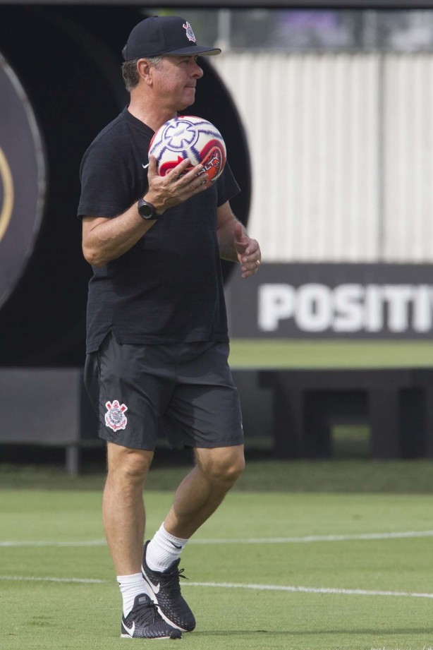 Walmir Cruz no treino desta quarta-feira no CT