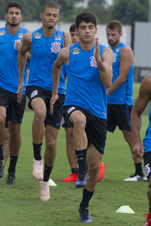 Angelo Aráos durante treino do Corinthians no CT Joaquim Grava
