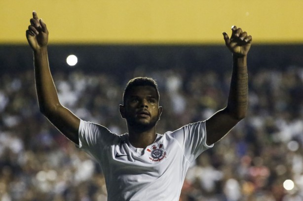 Nathan vibra muito com seu gol marcado contra o Grêmio, pela Copinha