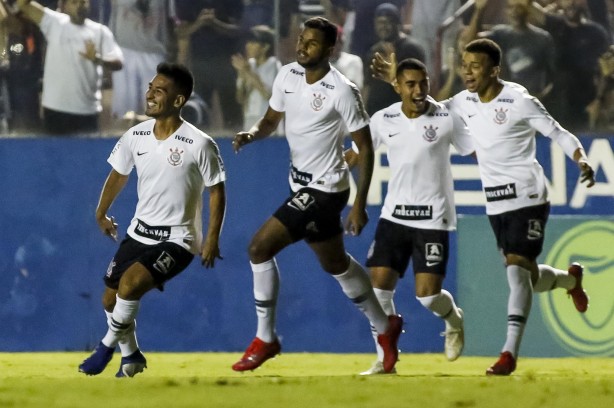 Oya marcou o primeiro gol do Corinthians contra o Grêmio, pela Copinha 2019