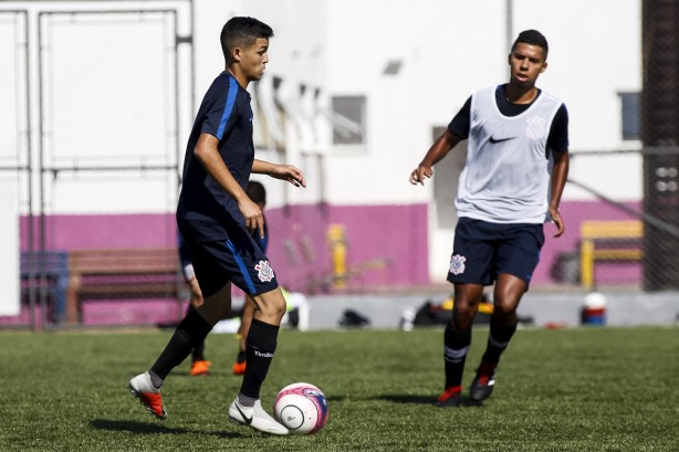 Adson no no treinamento para enfrentar o Vasco, pela semifinal da Copinha