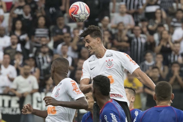 Avelar durante empate com São Caetano na Arena Corinthians