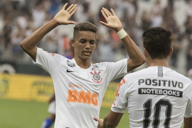 Pedrinho durante empate com São Caetano na Arena Corinthians