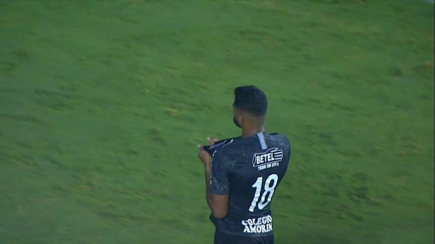 Do inferno ao cu: Nathan comemora primeiro gol sobre Vasco da Gama