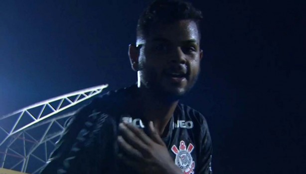 Que noite! Nathan vibra com segundo gol diante dos vascaínos