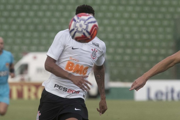 Gustavo durante jogo contra o Guarani, pelo Campeonato Paulista