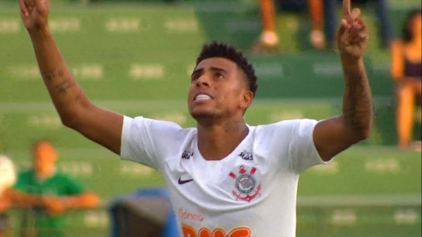 Gustavo marcou seu primeiro gol oficial pelo Timão