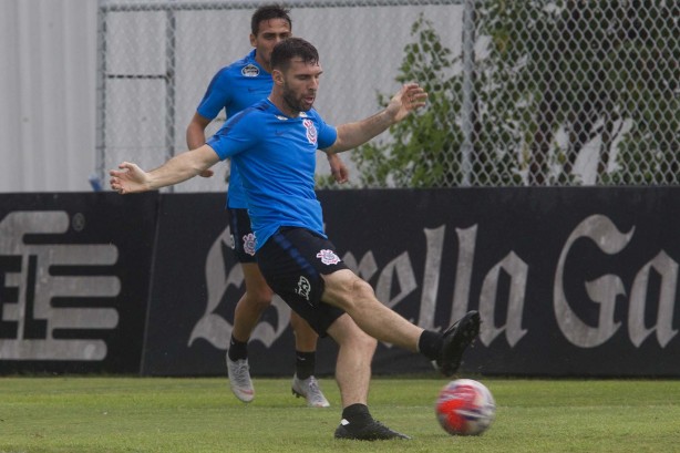 Boselli treina e pode ser relacionado para o jogo contra a Ponte Preta