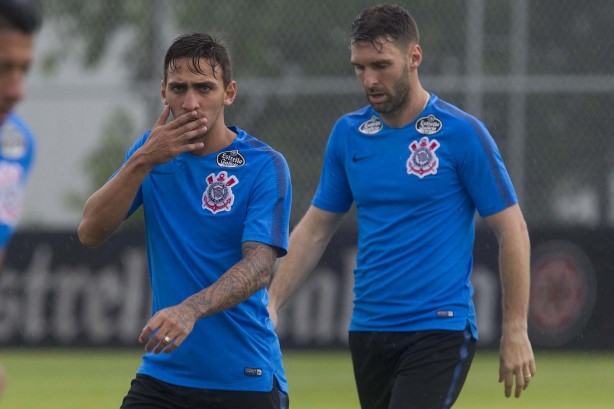 Mosquito e Boselli no treino de hoje no CT Joaquim Grava