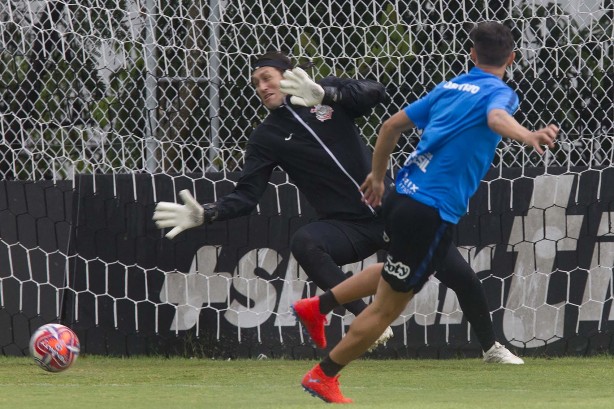 Vital e Cássio no treino de hoje no CT Joaquim Grava