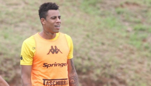 Gustagol estava no Criciúma antes de vir ao Corinthians