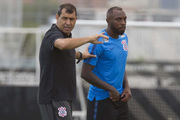 Carille e Manoel no treinamento de hoje no CT Joaquim Grava