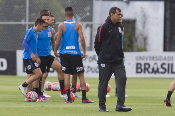 Carille finaliza treino para equipe encarar o RB Brasil, pelo Paulistão