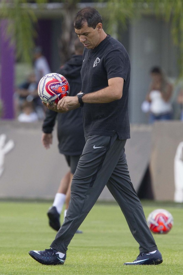 Fábio Carille durante último treino antes do jogo contra o RB Brasil