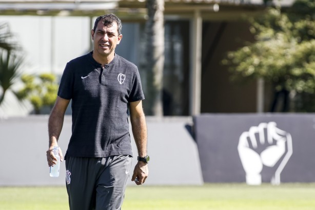 Fábio Carille treina a equipe para enfrentar o RB Brasil