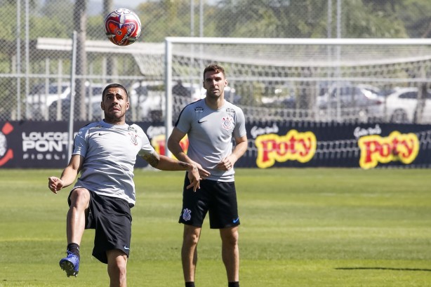 Gabriel e Mauro Boselli no treino de hoje no CT Joaquim Grava