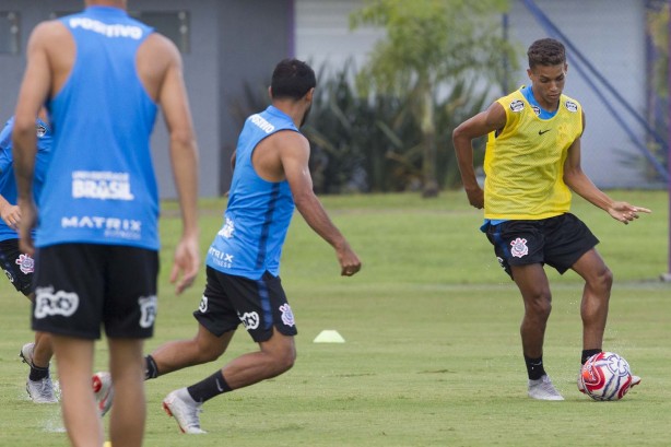 Garoto Pedrinho faz última atividade no CT para enfrentar o Red Bull