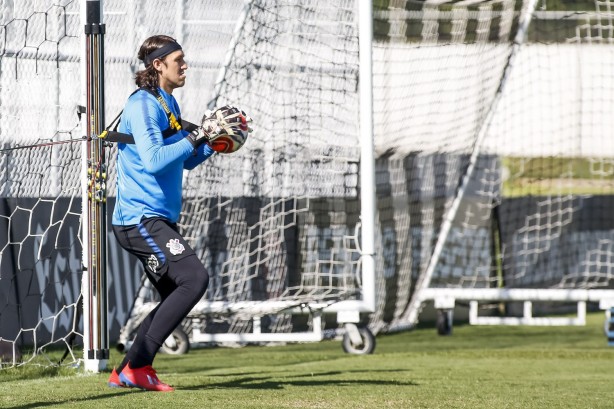 Goleiro Cássio treina para encarar o RB Brasil, pelo Paulistão 2019