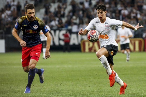 Mateus Vital no jogo contra o Red Bull Brasil, na Arena Corinthians, pelo Paulistão 2019