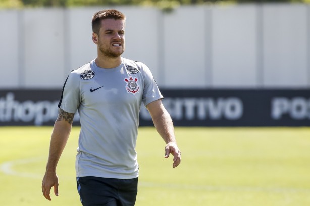 Ramiro durante o treino para enfrentar o RB Brasil