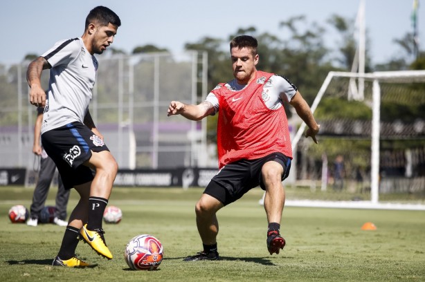 Sergio Díaz e Ramiro treinam no CT