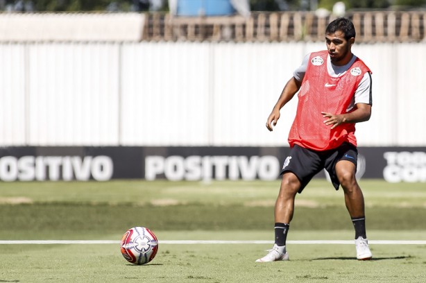 Sornoza em treino para duelar contra o RB Brasil, pelo Campeonato Paulista