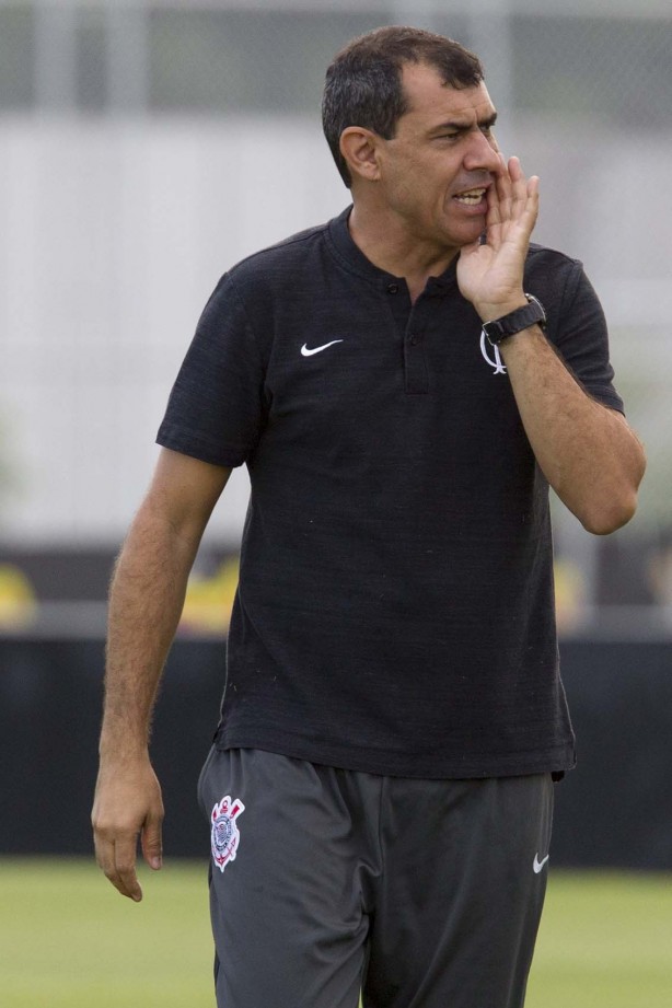 Treinador Fábio Carille durante última atividade antes do jogo contra o Red Bull Brasil