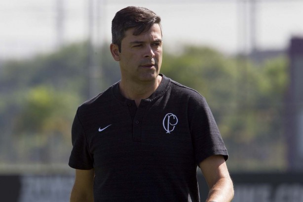 Cuca no treinamento de hoje no CT Joaquim Grava; Timão enfrenta o Palmeiras, neste sábado