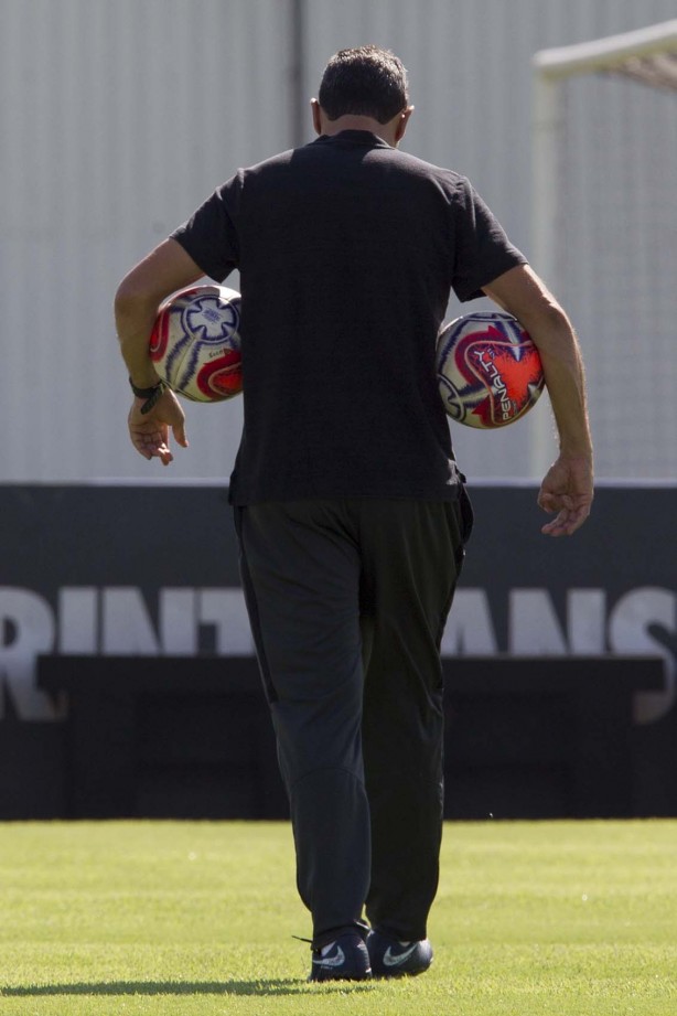 Fábio Carille encerrou a preparação para o Dérbi deste sábado, na casa do rival