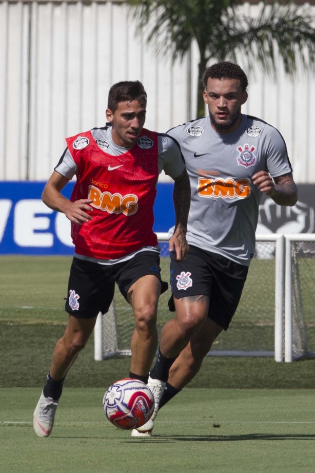Gustavo Mosquito e André Luís treinam no CT para o Dérbio do próximo sábado