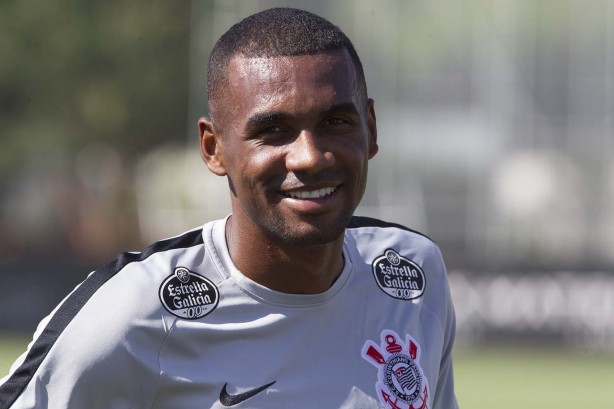 Marllon treina no CT Joaquim Grava; Timão se prepara para o jogo contra o Palmeiras