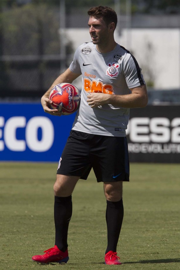 Mauro Boselli treina para o jogo contra o Palmeiras, pelo Paulistão 2019