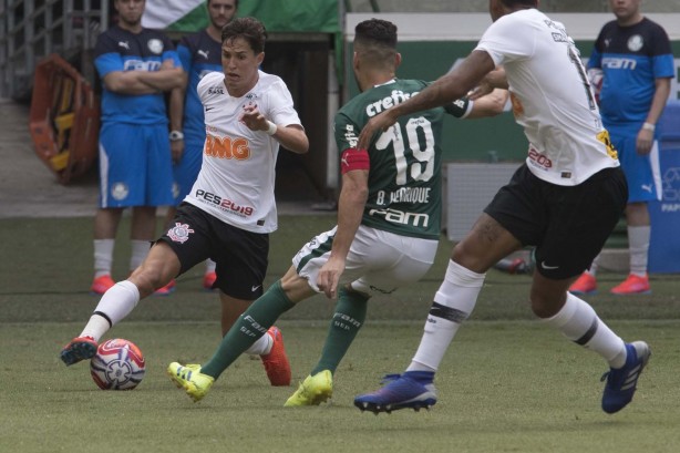 Mateus Vital em partida contra o Palmeiras, pelo Paulistão 2019