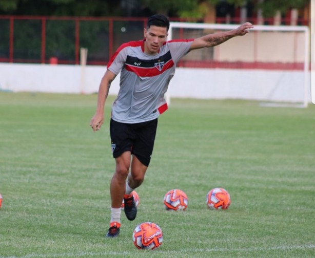 Isaac Prado durante treino no Ferrovirio, rival do Corinthians nesta quinta