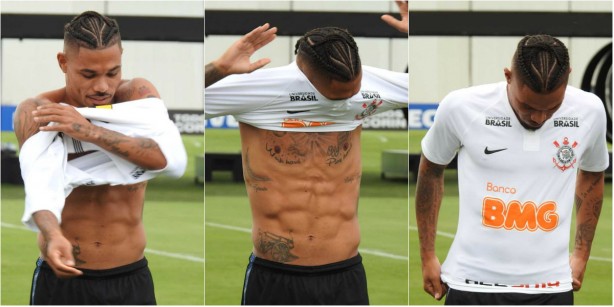 Jnior Urso vestiu a camisa do Corinthians e posou para fotos