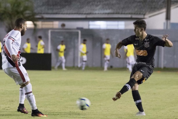 Danilo Avelar também teve boa atuação contra o Ferroviário, pela Copa do Brasil