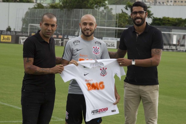 Vilson e Sheik apresentaram Régis no CT Joaquim Grava