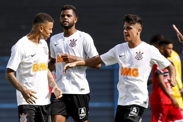 Rafael Bilu, Roni e Nathan durante partida contra o River-PI, pela Copa do Brasil Sub-20