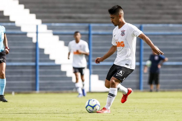 Fabrício Oya durante partida contra o River-PI, pela Copa do Brasil Sub-20